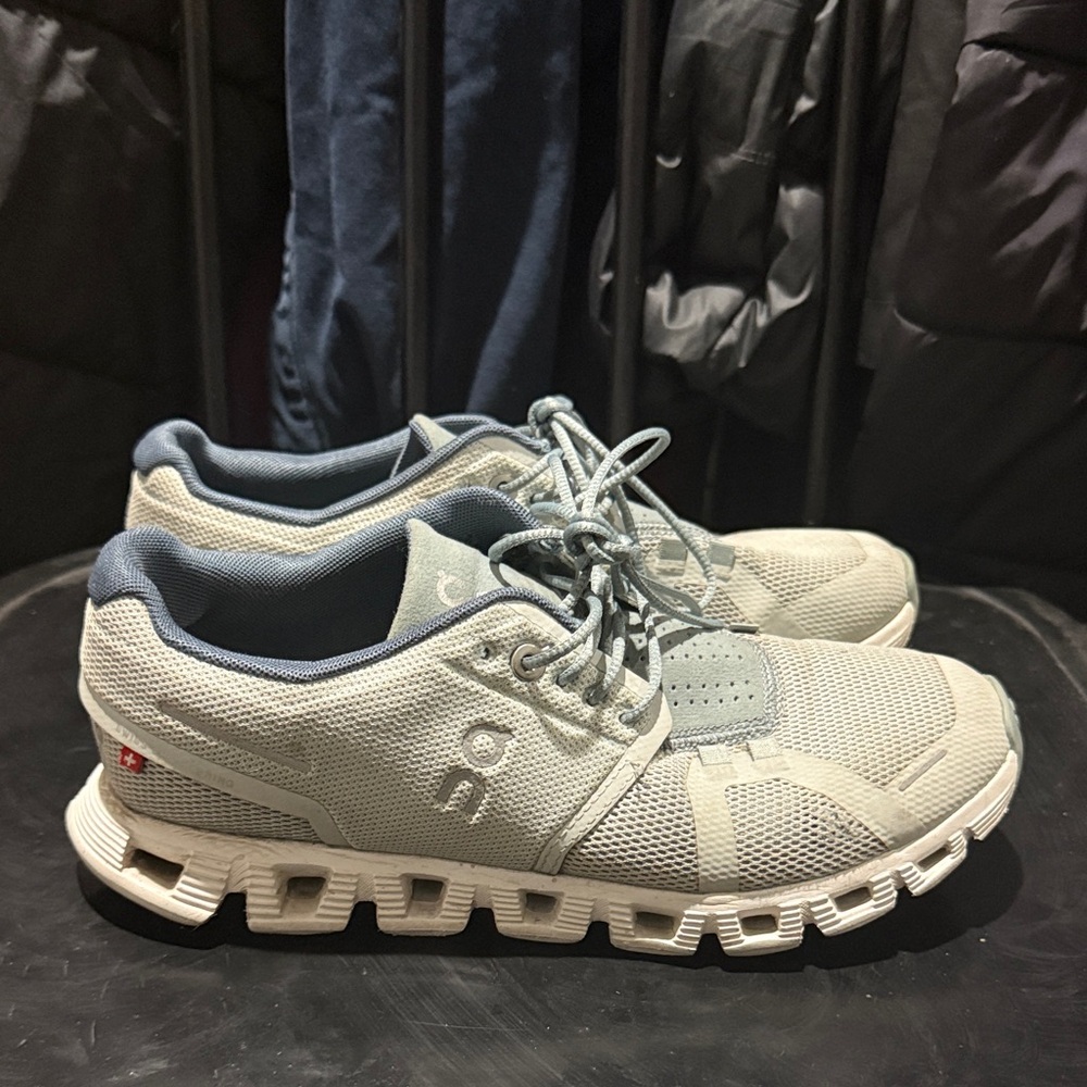 On Cloud 5 - image 1